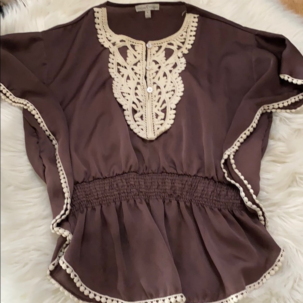 Flutter sleeve blouse